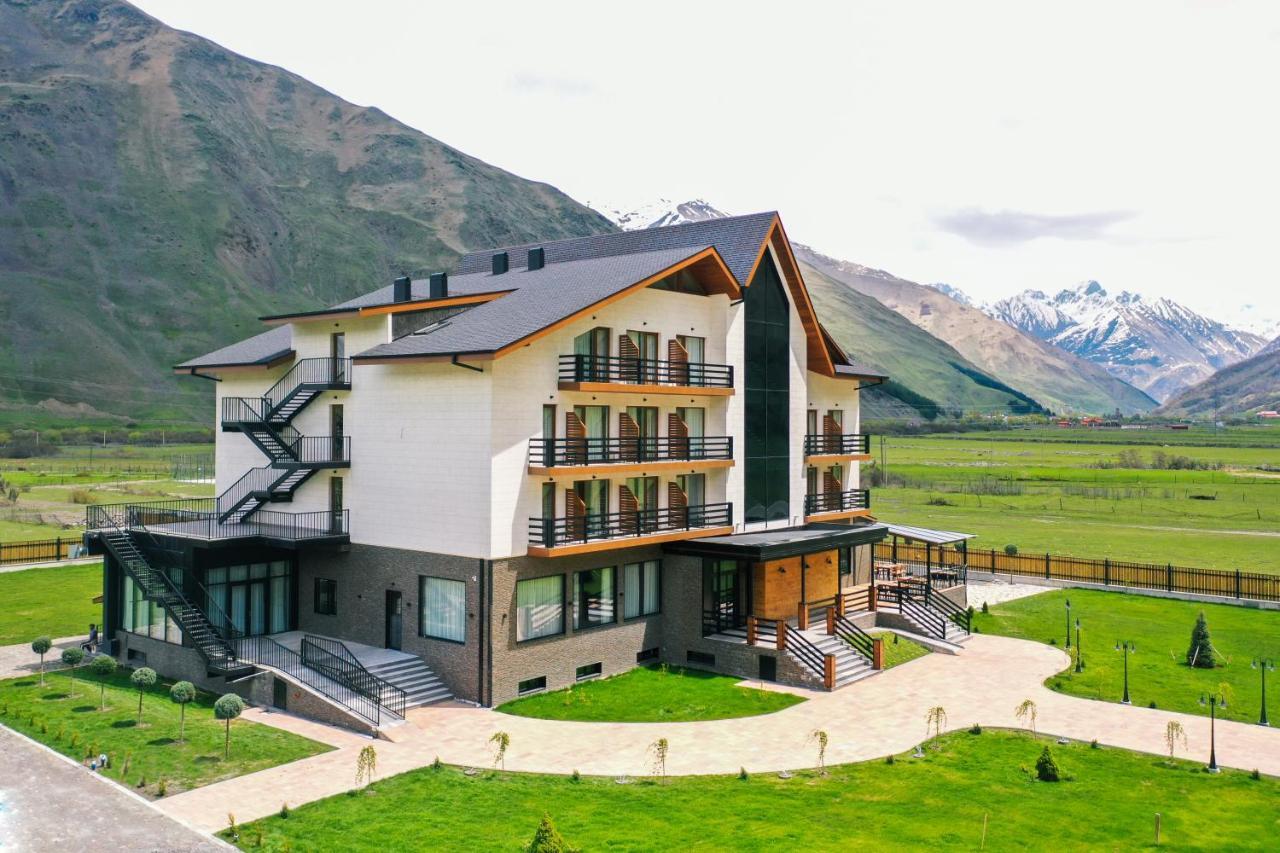 Suatis Resort Kazbegi Bagian luar foto