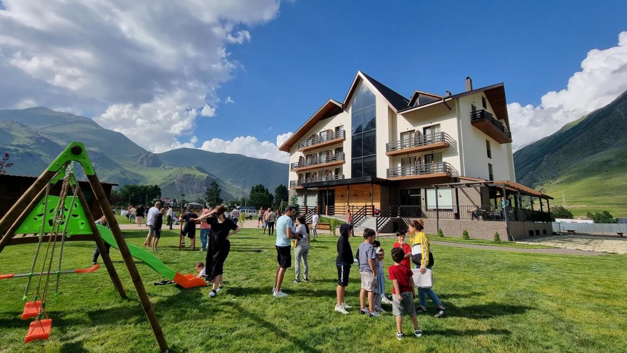 Suatis Resort Kazbegi Bagian luar foto